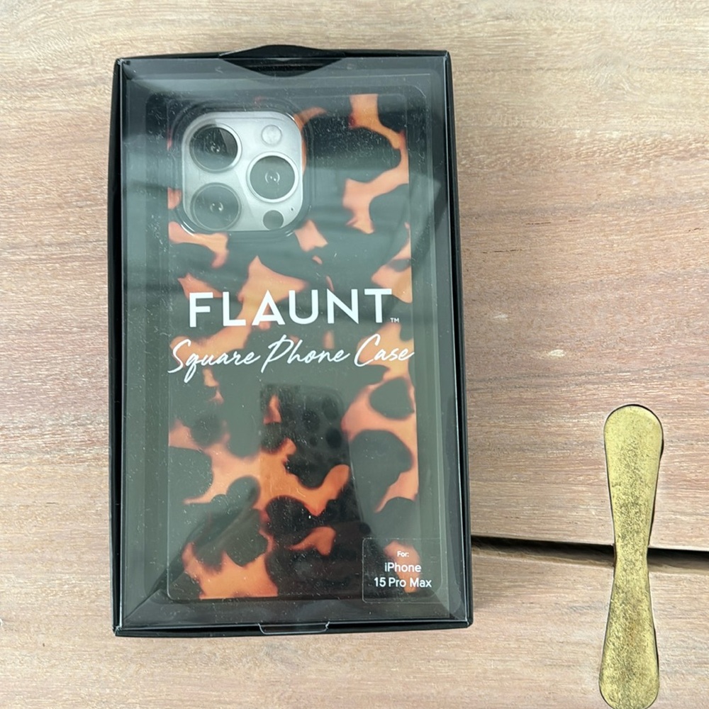 FLAUNT SQUARE® Tortoise Shell Case for iPhone 15 Pro Max with MagSafe.